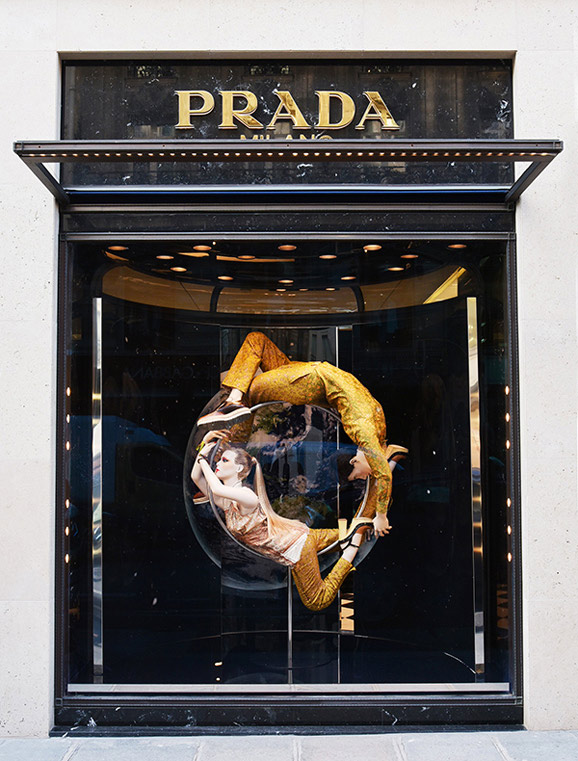 北京三家PRADA门店,携手三大戏服设计师搭台展览